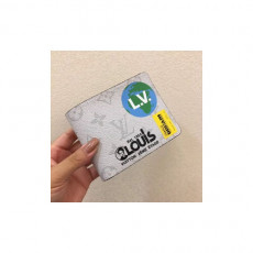 루이비* 멀티플 월릿 m67819