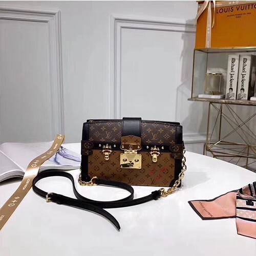 루이비* 트렁크 클러치 m43596