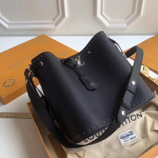 루이비* 락미 버킷백 lockme bucket m43878