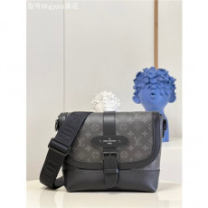  루이비* 소뮈르 메신저 m45911