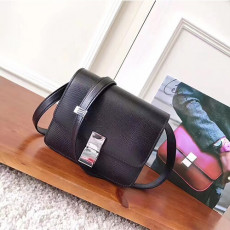 셀린* 클래식박스 16cm 블랙