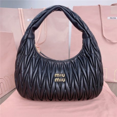 miumiu 미우미* 완더 마테라쎄 호보백 5bc108