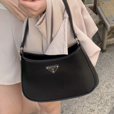 프라* 브러시드 삼각로고 클레오백 pr230x