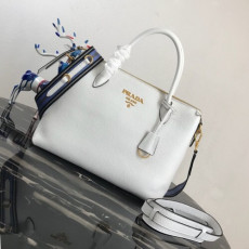  2020 leather tote shoulder bag,31cm - 프라* 2020 여성용 레더 토트 숄더백 ,1ba157-1,31cm,화이트
