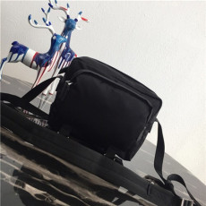 프라* 숄더백 2vh043