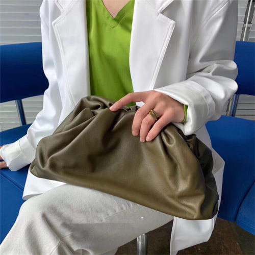 보테*베네* 버터카프 파우치백 라지 576227
