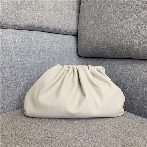 보테*베네* 버터카프 파우치백 라지 576227