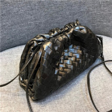 보테* 버터카프 더 파우치백 bv2300-1