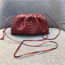 보테* 버터카프 더 파우치백 bv2300-2