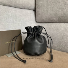 보테*베네* 미니 복주머니 숄더백 583774-1
