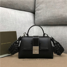 보테* 베네타 미니 토트&숄더백 b567208