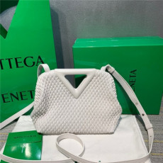  보테* 트라이앵글백 b55668