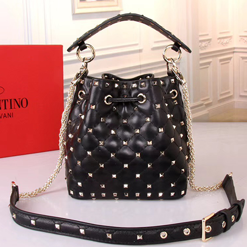 발렌티* 스파이크 버킷백 garavani rockstud spike bag v68000