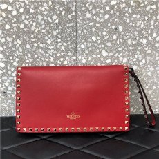 발렌티* 락스터드 스트랩 플랩 클러치백 b0399-1