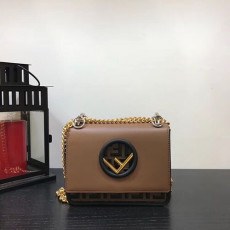 펜* 칸아이 미니 체인백 19cm f15010