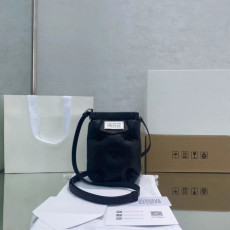 메종 마르지엘* 글램슬램 플랫 포켓백 3395