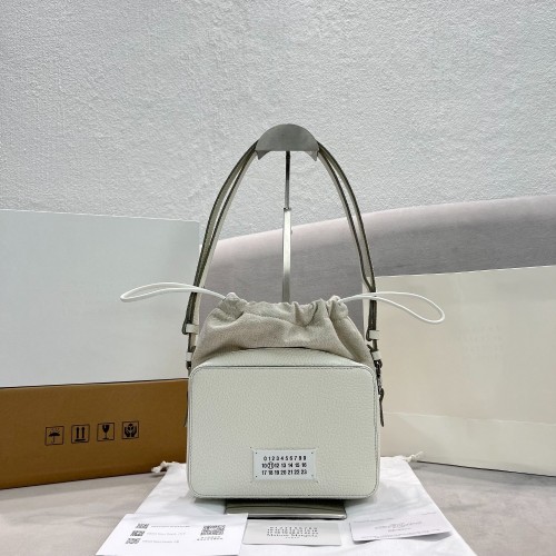 메종 마르지엘* 5ac 카메라 크로스백 33042 화이트