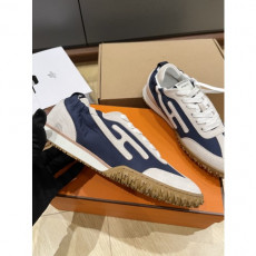 에르메* 스니커즈