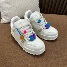 루이비* 트레이너 스니커즈 (정품급)
