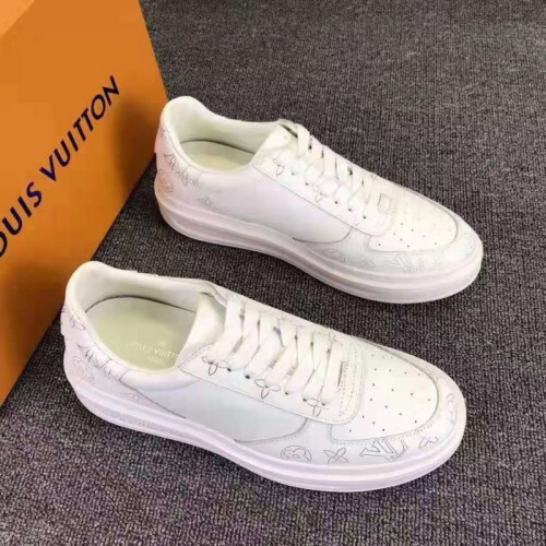  루이비* 스니커즈