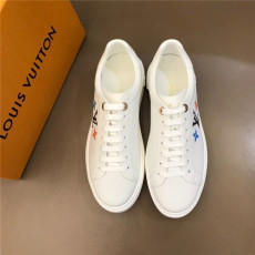 루이비* 여성용 스니커즈 l33300