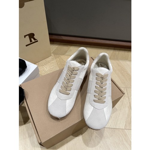 더로* 스니커즈
