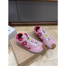 로에* 스니커즈