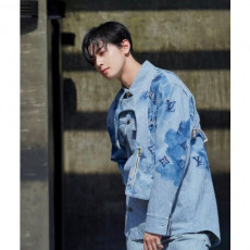  루이비* lv 스트라이트 차은우 자켓