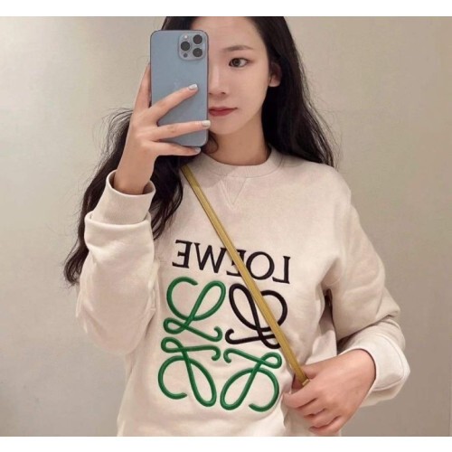  로에* 그린자수 맨투맨