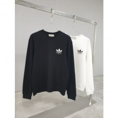  gucc* x adida*. 22fw 콜라보 로고 맨투맨