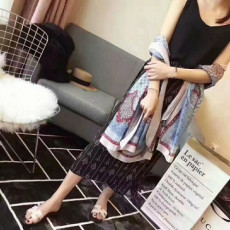  루이비* 세계지도 실크스카프 수입