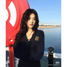 미우미* 24fw 골드 자수 레터드 가디건