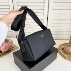 프라다 리나일론 메신저백(더스트구성)