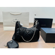 프라다 레더 테수토백 (더스트구성)