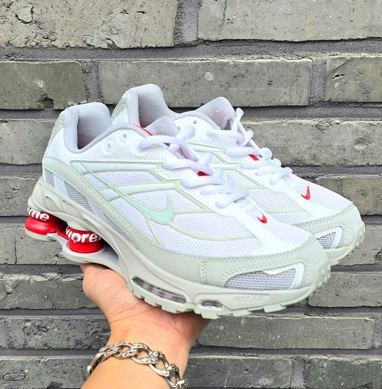 나이키 X 슈프림 샥스 화이트