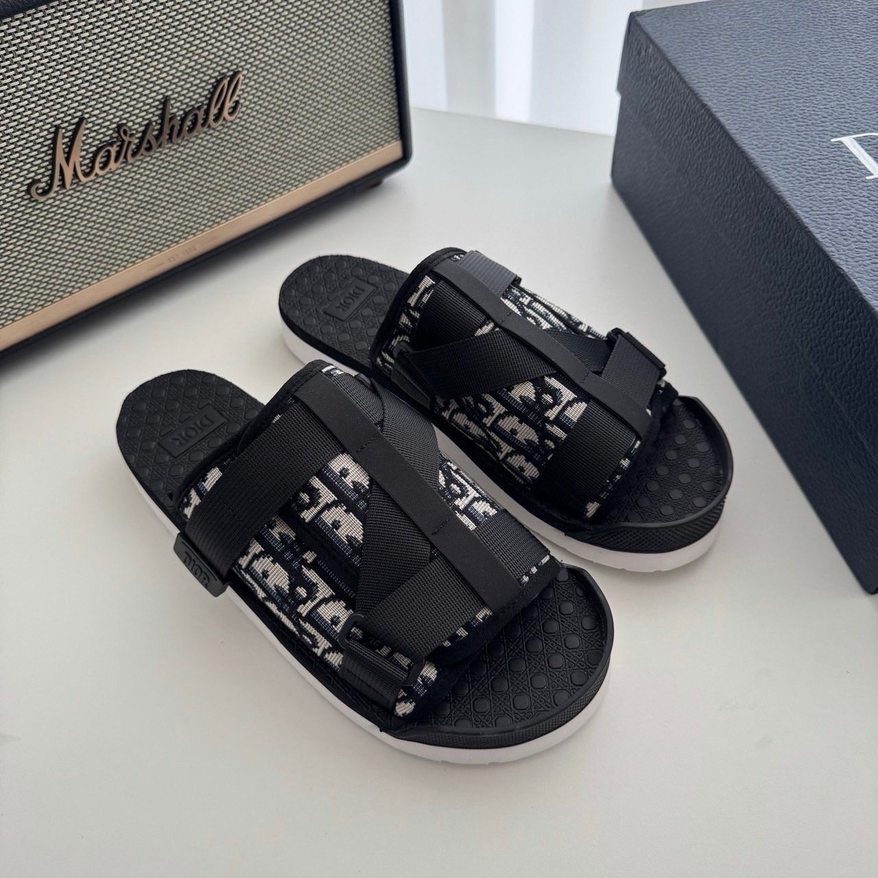 디올 알파 오블리크 자카드 슬리퍼