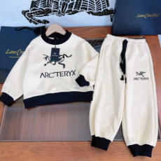AR*TERYX 23 아동 운동복 세트