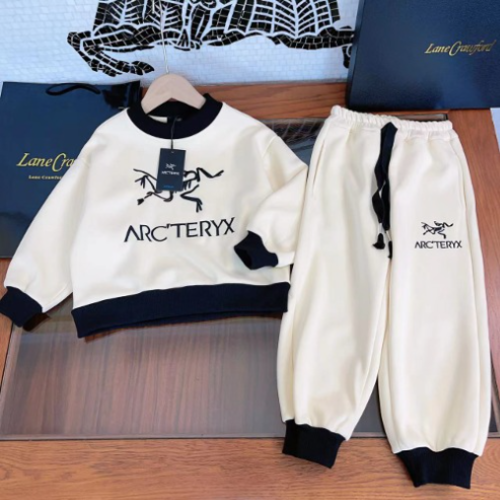 AR*TERYX 23 아동 운동복 세트