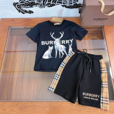 BBR's*캐비닛과 같은 스타일의 투피스 라운드넥 남아 세트