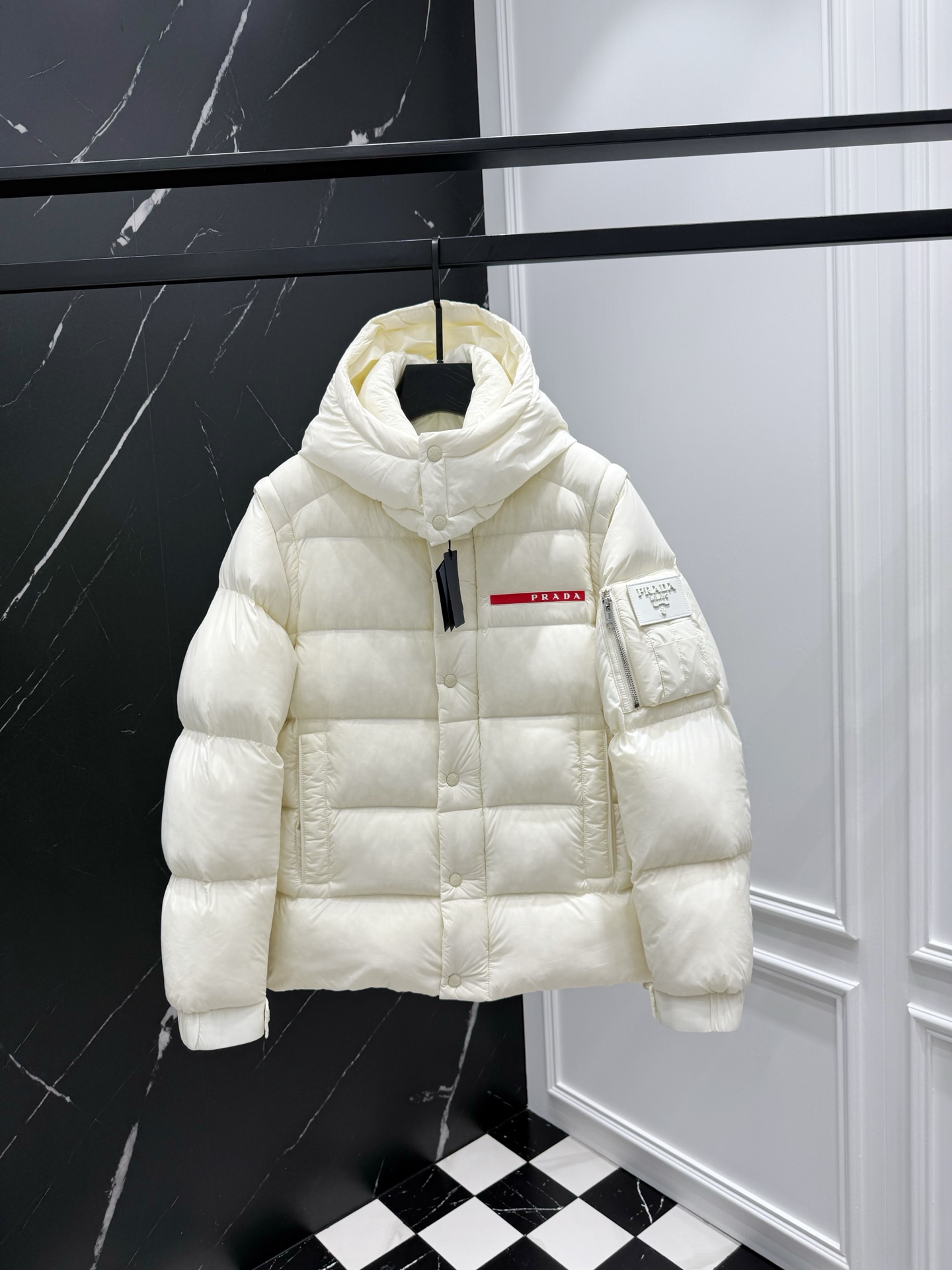 프라다 조끼 탈부착 패딩 화이트